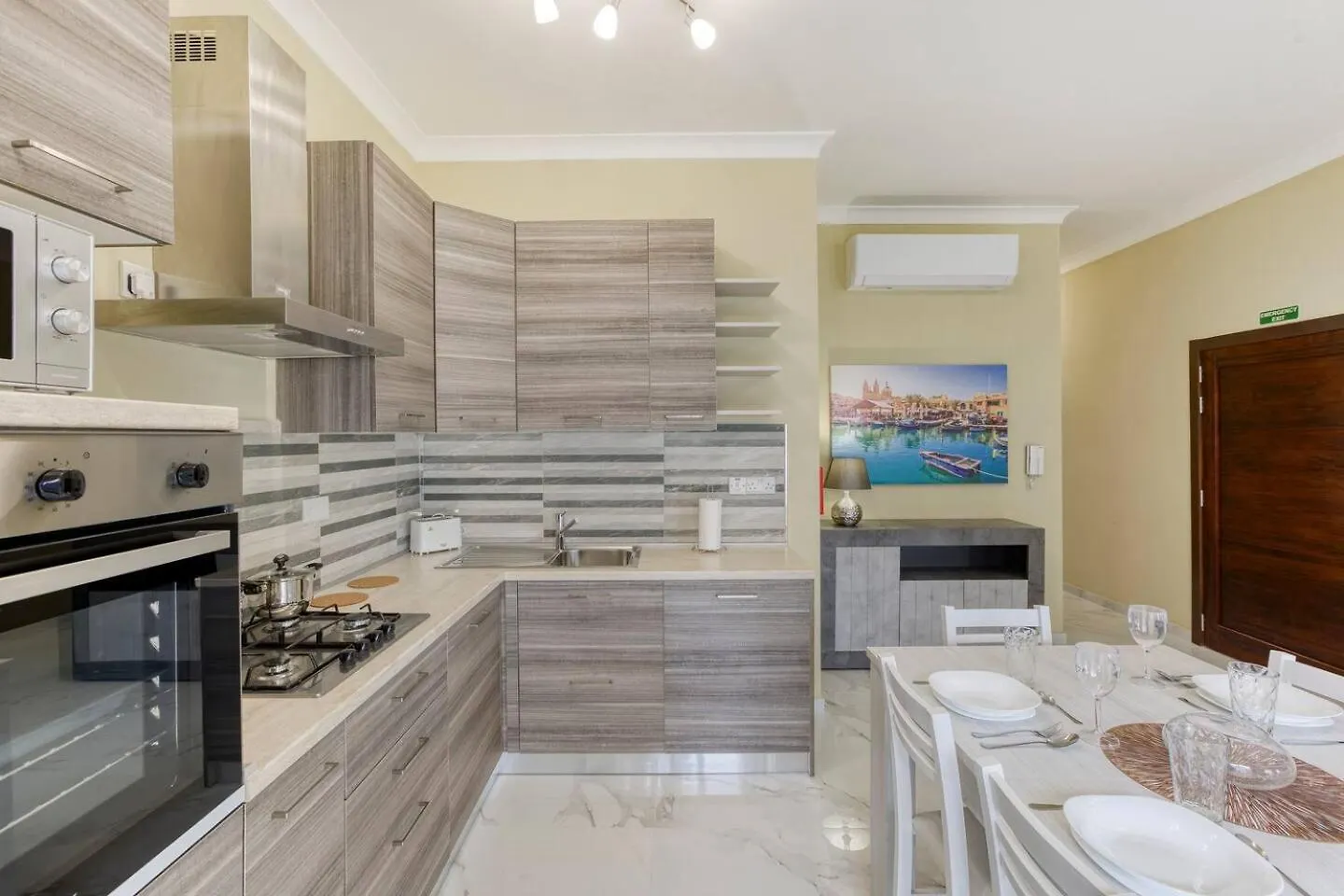 Seaview,Beautiful 3Br Apt 3 Marsaskala