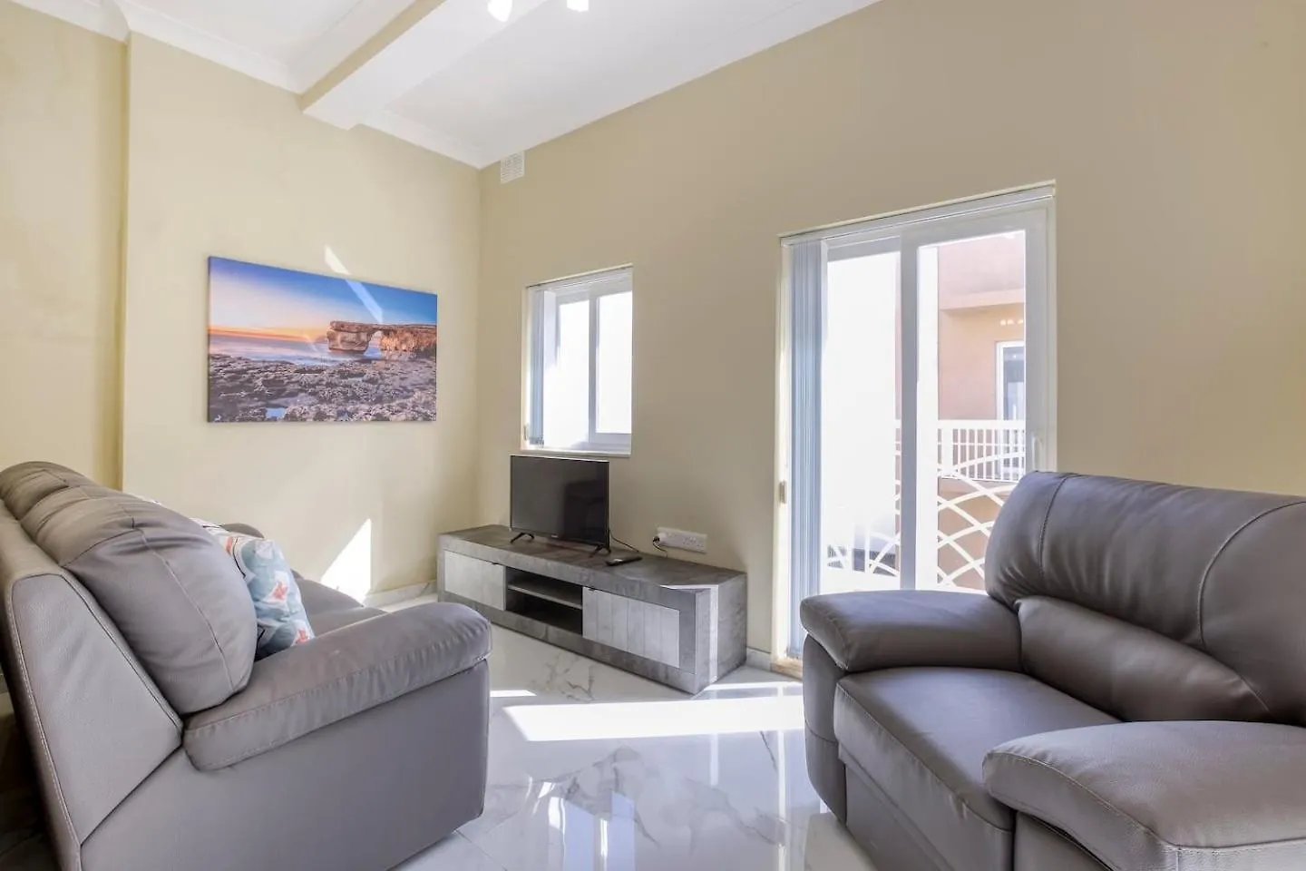 Seaview,Beautiful 3Br Apt 3 Marsaskala 0*,  Malta