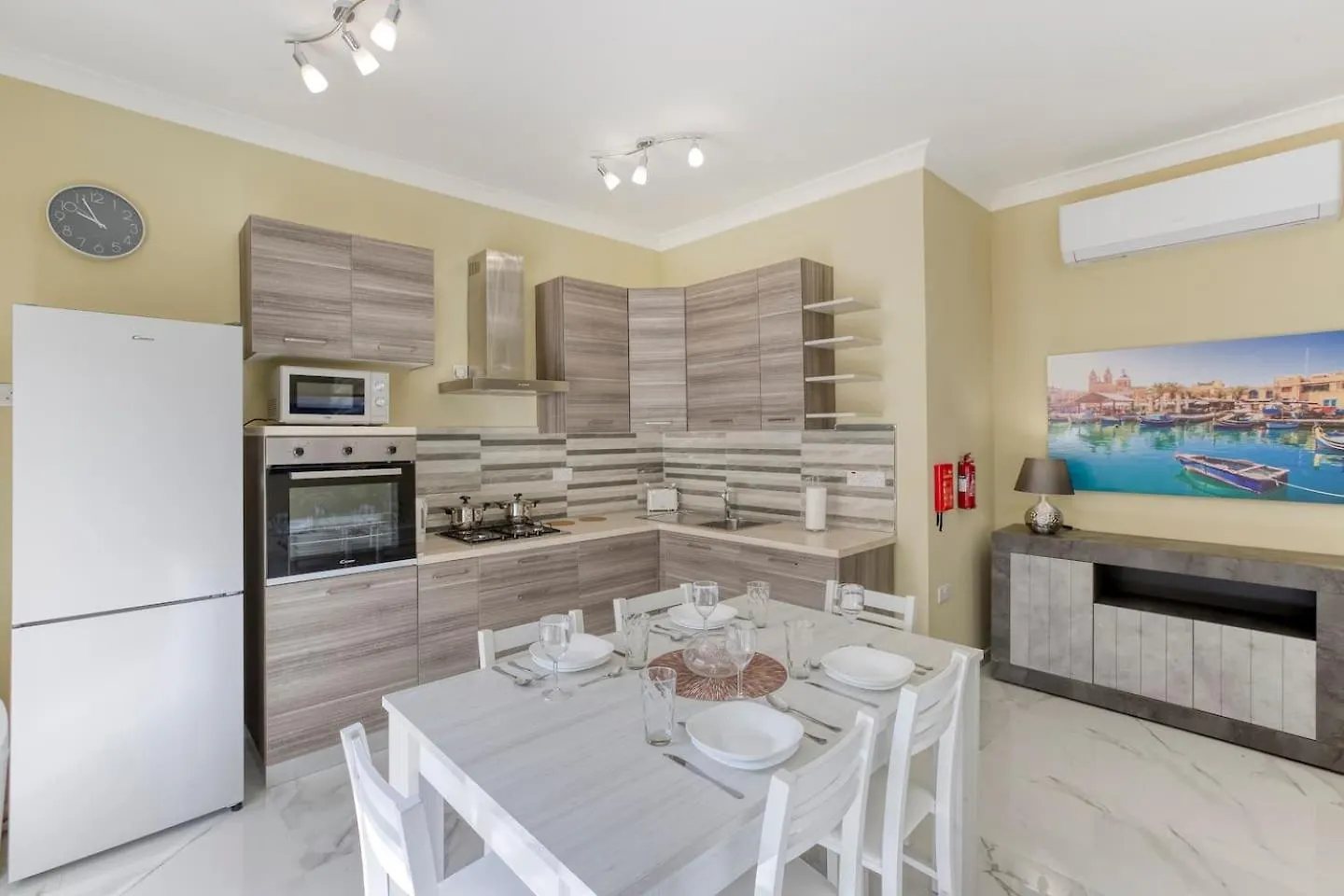 Seaview,Beautiful 3Br Apt 3 Marsaskala