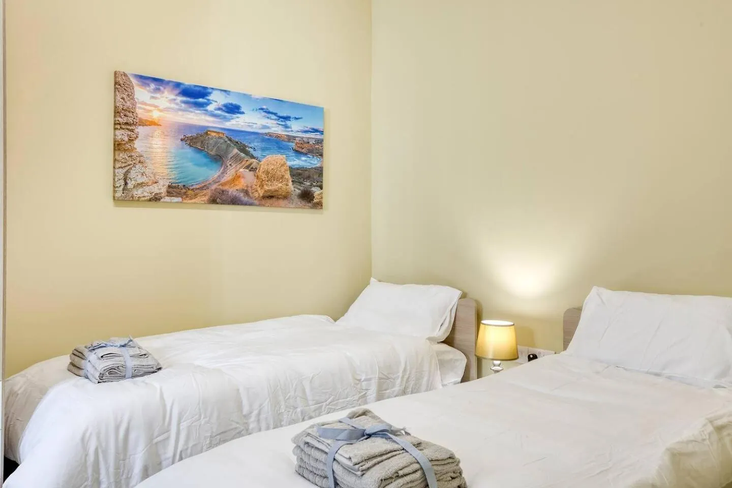 Seaview,Beautiful 3Br Apt 3 Marsaskala