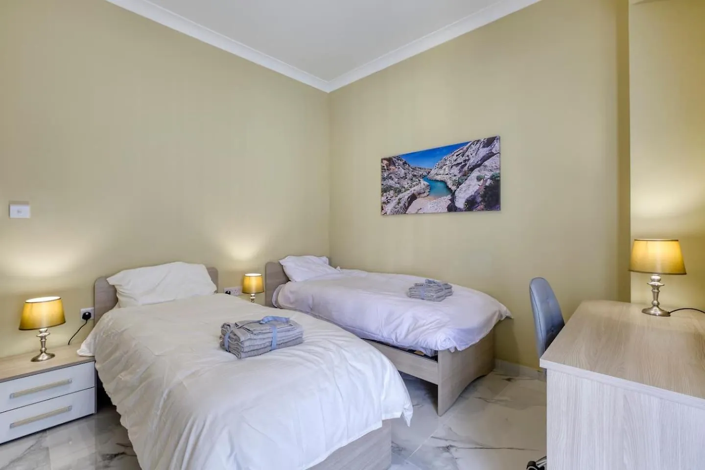 Apartment Seaview,Beautiful 3Br Apt 3 Marsaskala